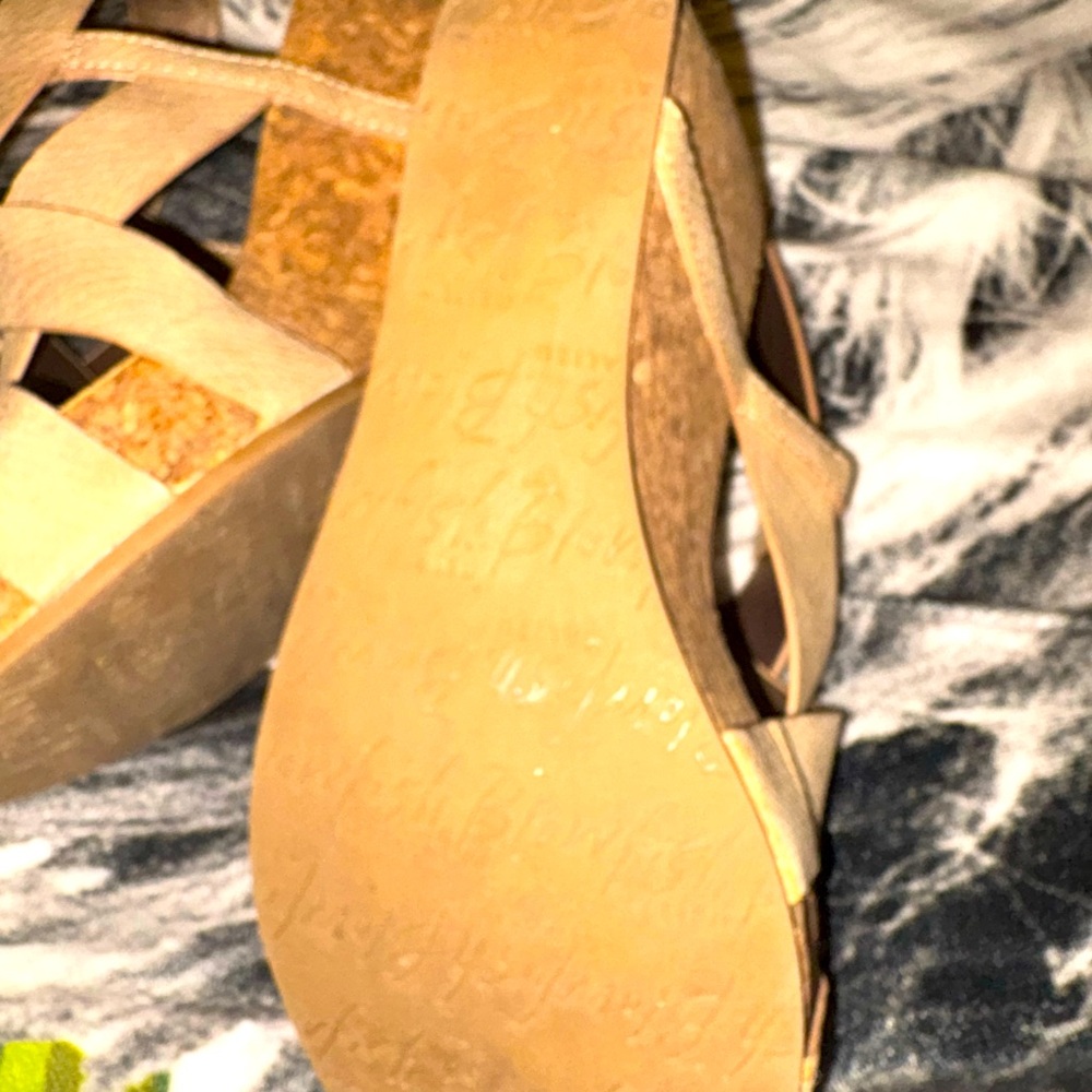 Elegant Beige Wedge Sandals